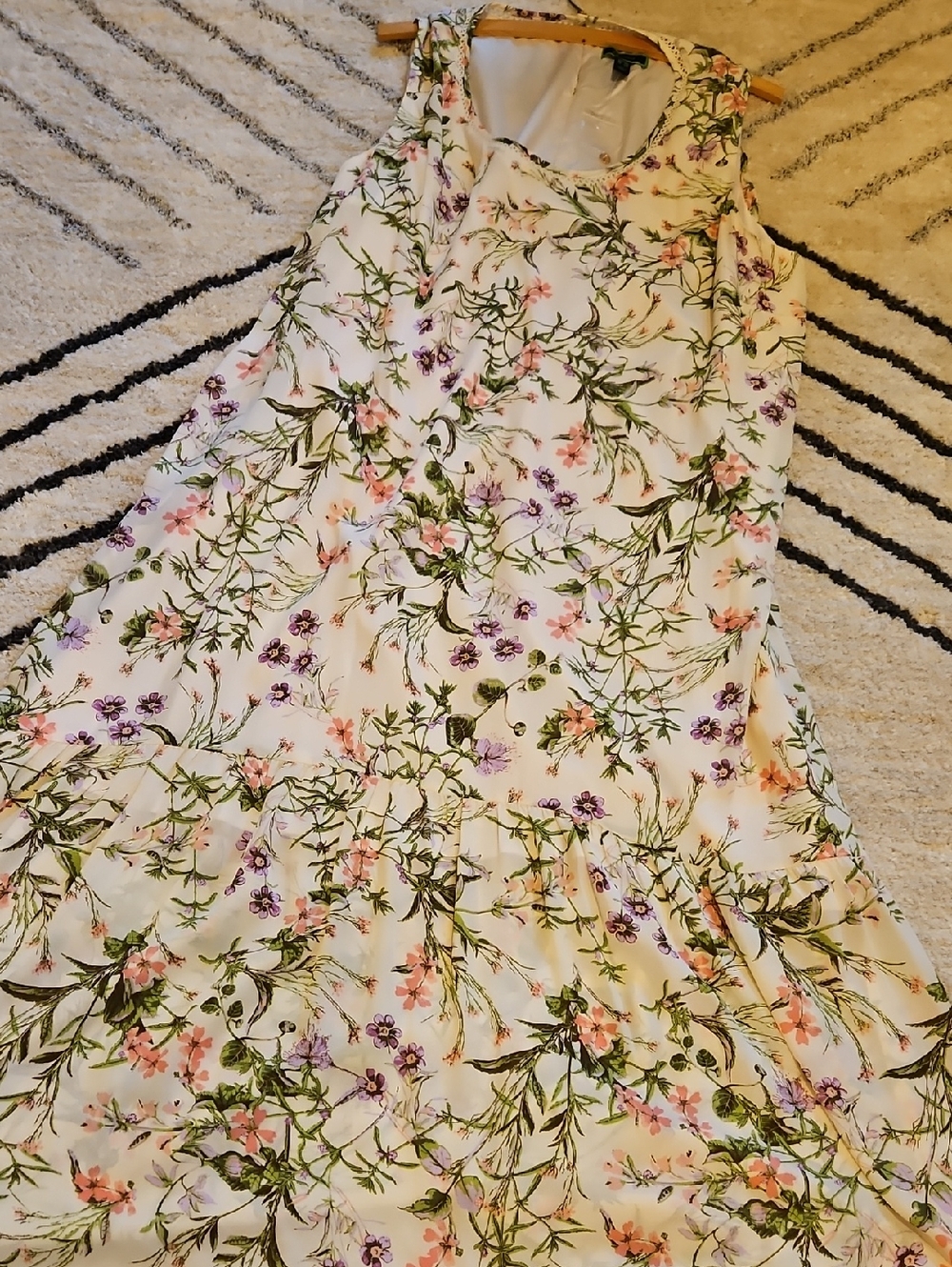 C. Wonder White Floral Sleeveless Maxi Dress